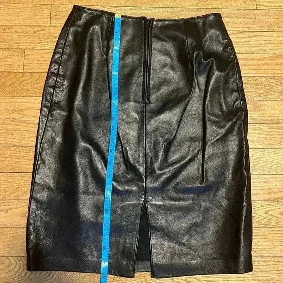 [8]Danier  Navy Blue Leather Pencil Skirt - Picture 7 of 8